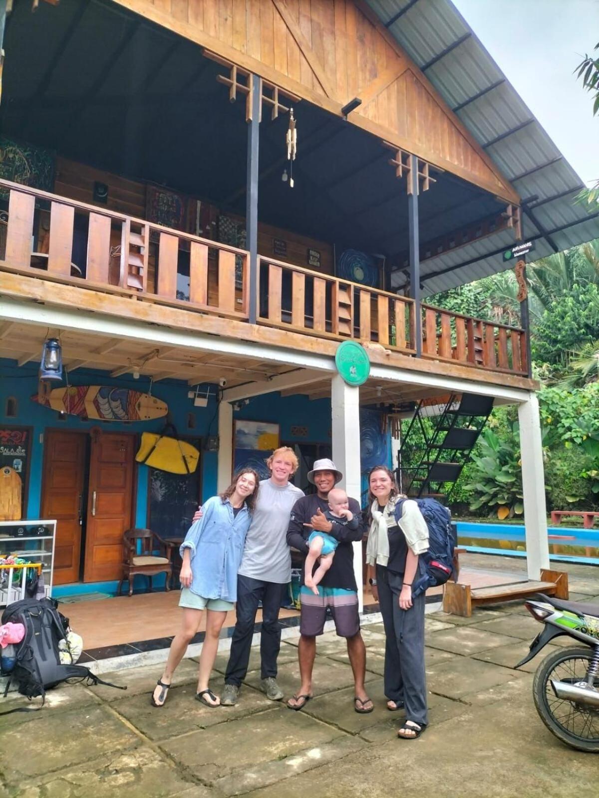 Air Manis Secret Surfcamp Apartment Taluk Batung Екстериор снимка